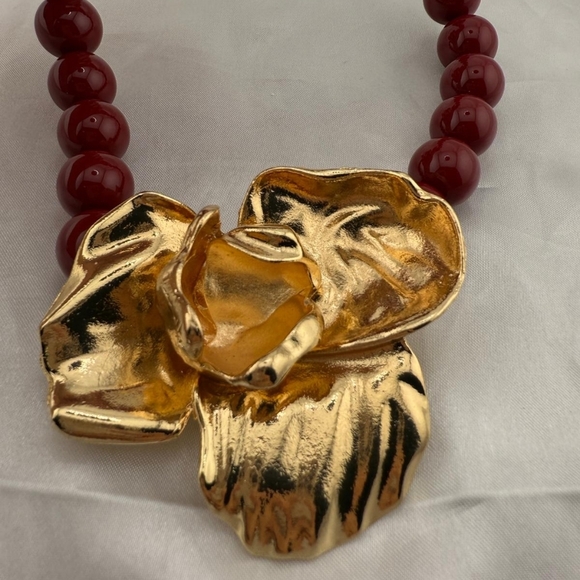 Zara Elegant Gold and Red Beaded Necklace - Picture 5 of 7